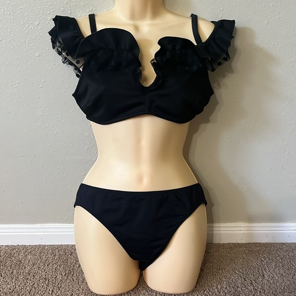 Black bikini size 16 bottom size 36DD/EFG - Picture 1 of 6